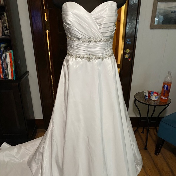 COPY - Alfred Angelo 2119  Sz 14. NWT - Picture 3 of 8